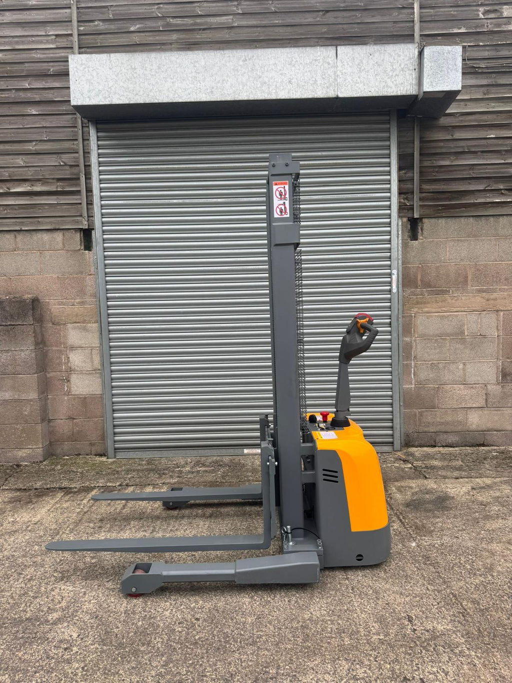 Electric Pallet Stacker 1500kg Lift Capacity 3m Lift Height image 7