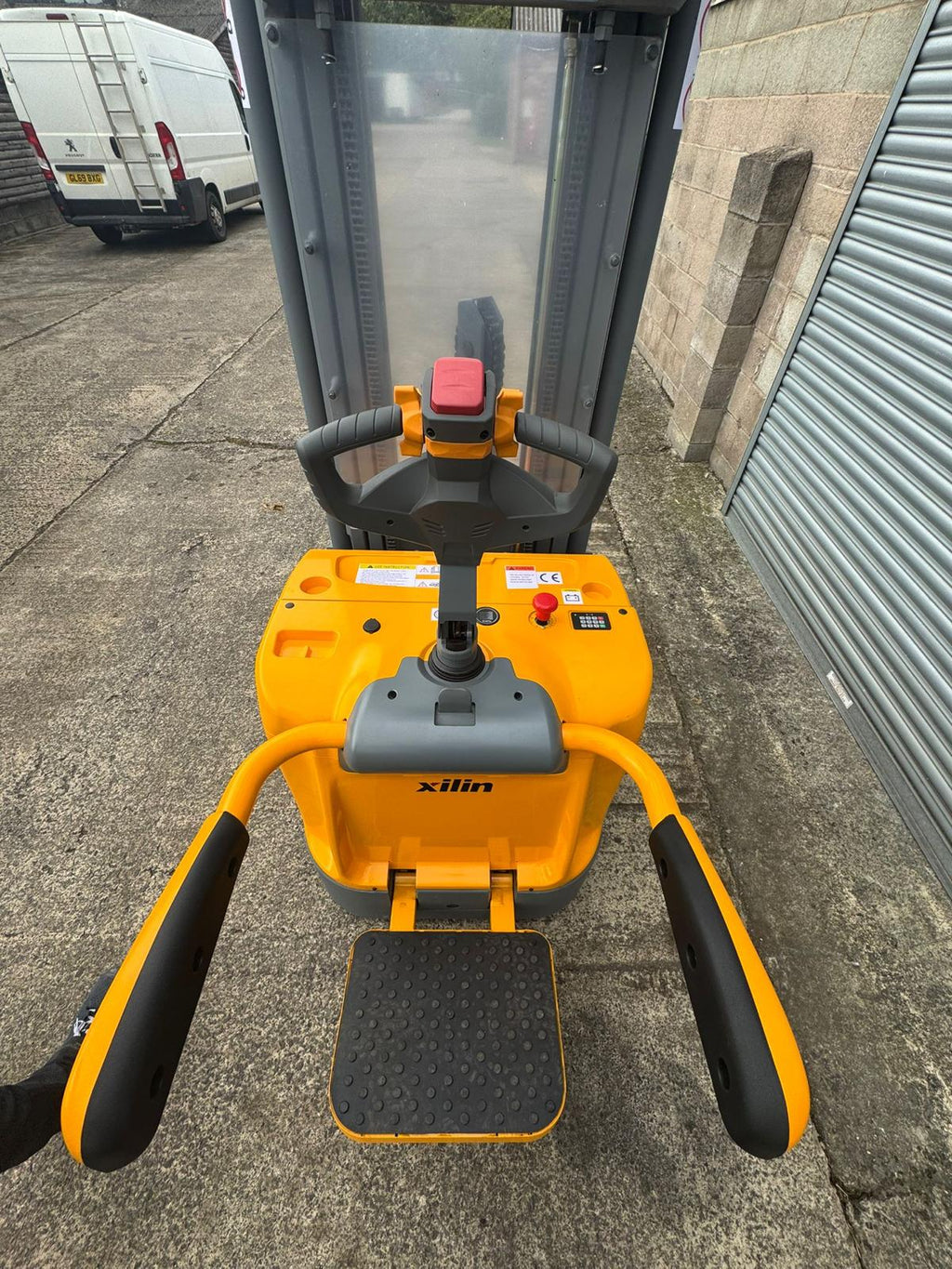 Electric Ride On Pallet Stacker 1500kg Lift Capacity 4.5m Lift Height image 23