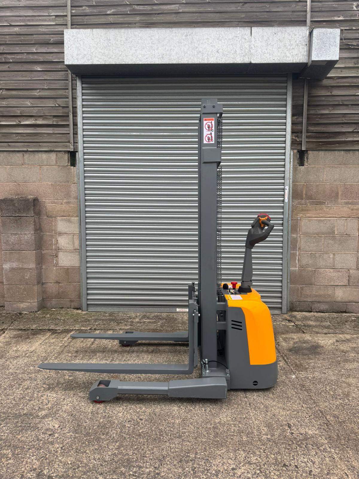 Electric Ride On Pallet Stacker 1500kg Lift Capacity 4.5m Lift Height image 20