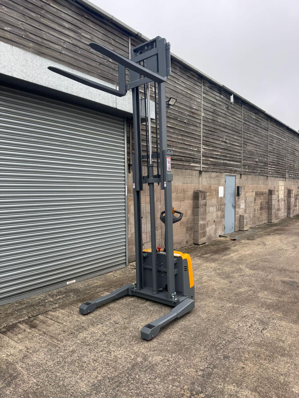 Electric Pallet Stacker 1500kg Lift Capacity 3m Lift Height image 11