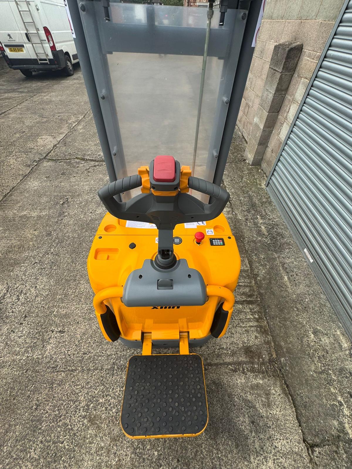 Electric Ride On Pallet Stacker 1500kg Lift Capacity 4.5m Lift Height image 13