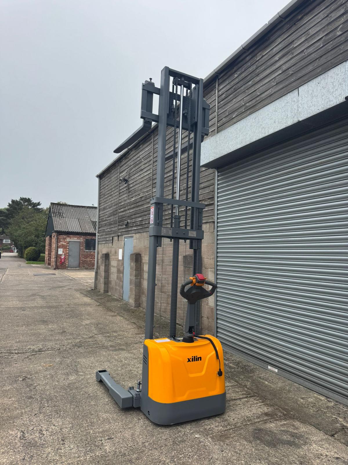 Electric Pallet Stacker 1500kg Lift Capacity 3m Lift Height image 5