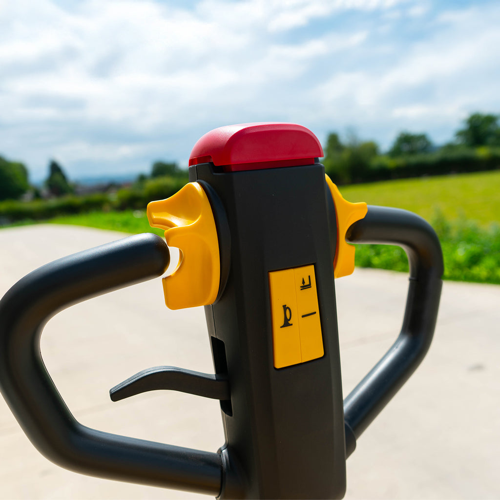 Electric Pallet Truck 1500kg – 24V Lithium-ion image 8